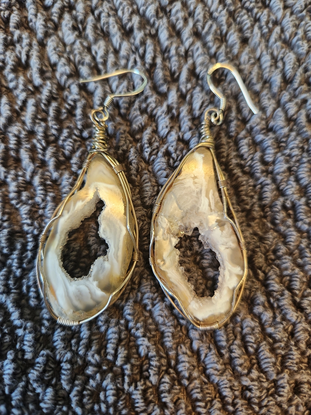 Handcrafted White Agate Geode Drop Earrings - Elegant Natural Stone